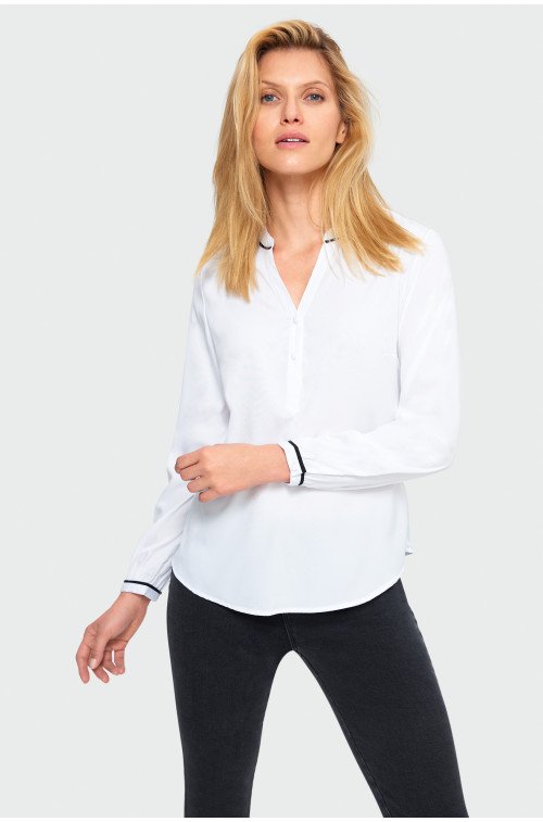 elegancka biała bluzka - stylizacja